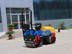 抓住特色打通渠道，全液壓小型壓路機(jī)廠家順利發(fā)展